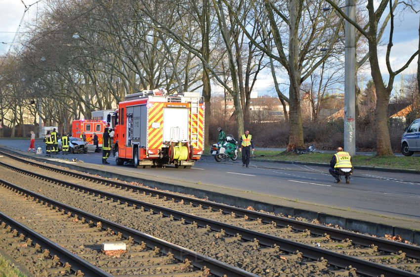 VU PKW Baum Koeln Muelheim Pfaelzischer Ring P025.JPG